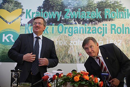 Komorowski dziękuje Kaczyńskiemu i... prosi go o pomoc