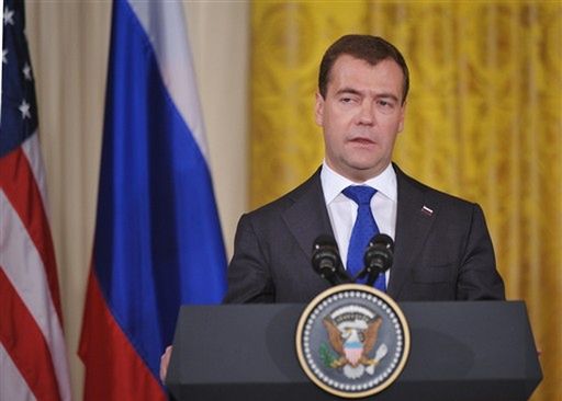 Miedwiediew: Rosja chce poprawy stosunków z W. Brytanią