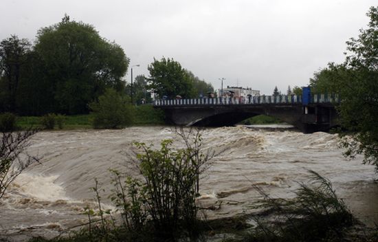 Woda na Śląsku wciąż się podnosi - trwa ewakuacja