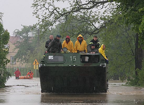 Sytuacja poprawia się; fala powodziowa opuści Małopolskę