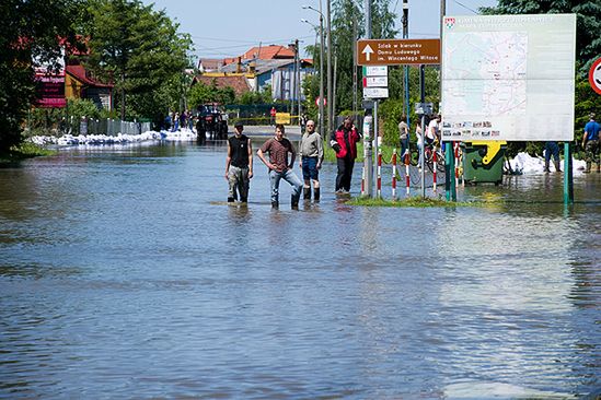 Dramat na południu Polski - woda zalewa coraz więcej