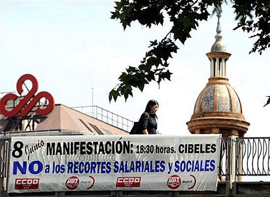 Hiszpanie protestują przeciwko obniżce płac