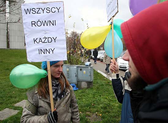 „Nie damy się podzielić”. Marsze antyrasistowskie na ulicach polskich miast