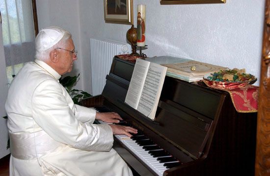 Benedykt XVI: niech muzyka Chopina zbliża do Boga