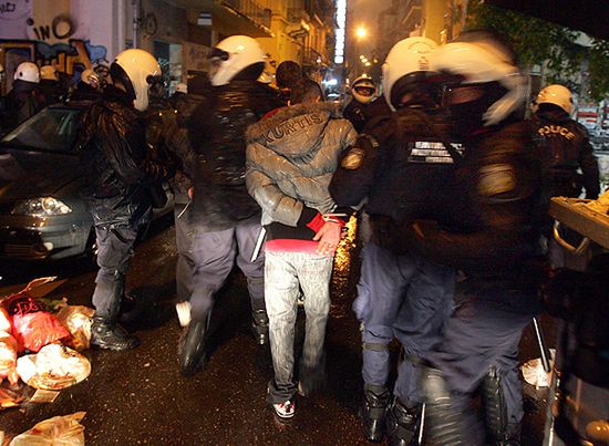Zamieszki w Atenach, ponad setka zatrzymanych