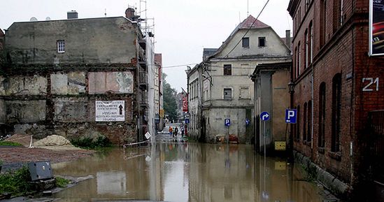 Południowo-zachodnia Polska zalana - ma być gorzej