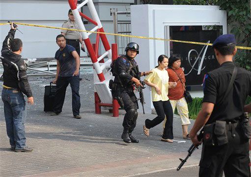 Zamachy w Indonezji - ambasada RP szuka Polaków
