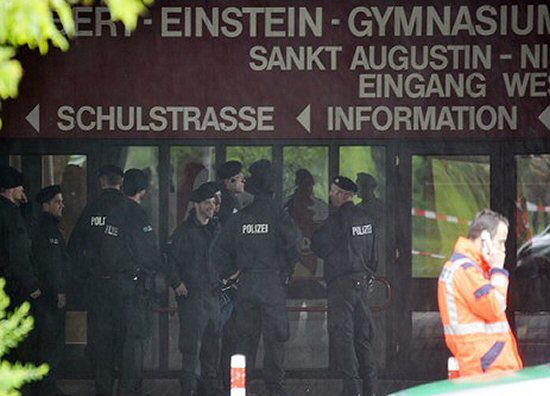 Niemiecka policja poszukuje 16-letniej nożowniczki