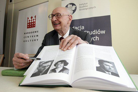 Wspomnienia Bartoszewskiego w książce "Mój Auschwitz"