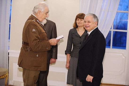 Prezydent Lech Kaczyński odznaczony
