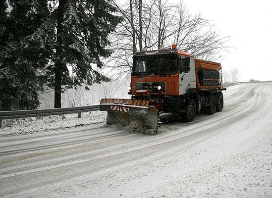 Nadeszła zima - Dolny Śląsk sparaliżowany, Wrocław stoi w korkach