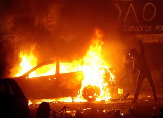 Strajk i zamieszki w Atenach - zatrzymano Polaka