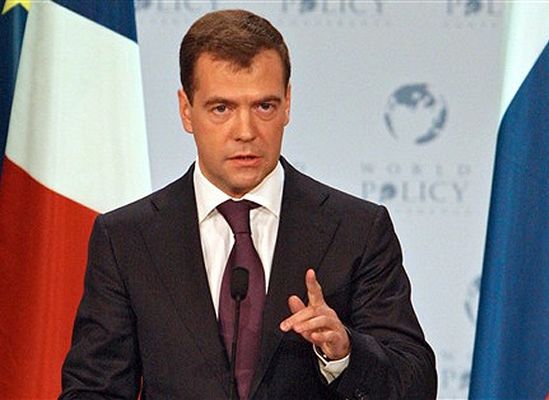 Miedwiediew ogłosił nowe warunki wznowienia dostaw gazu do UE
