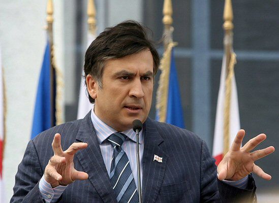 Saakaszwili: Rosjanie pierwsi wprowadzili czołgi