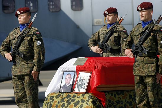 Ciało żołnierza poległego w Afganistanie przewiezione do Wrocławia