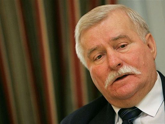 Wałęsa: Komorowski wygra, bo popiera go moja rodzina