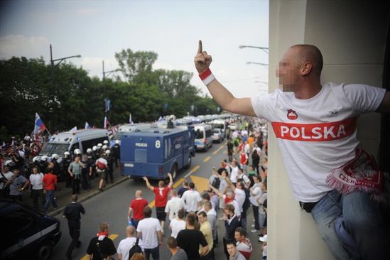 Tak zbrukano święto sportu - zamieszki pseudokibiców na Euro 2012