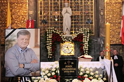 Trwają uroczystości pogrzebowe Jerzego Szmajdzińskiego