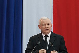 J.Kaczyński pędził 140 km/h w terenie zabudowanym