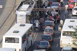 Zostaw samochód w domu - jedź za darmo autobusem!