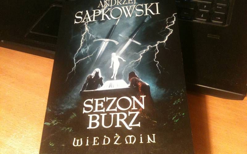 „Wiedźmin: Sezon burz” udowadnia, że Andrzej Sapkowski jest mistrzem krótkiej formy