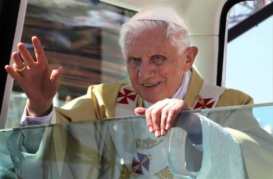 "Papież tuszował zbrodnie przeciw ludzkości"