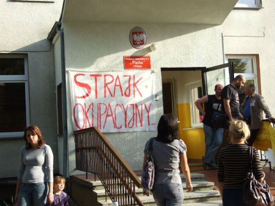 ZNP manifestuje w obronie przedszkola w Biskupcu