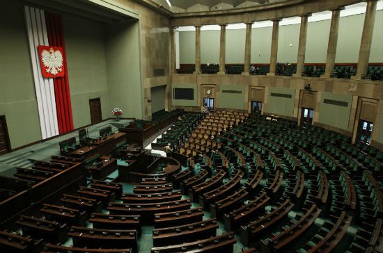 Żegnają się z Wiejską. Ile zgarną na otarcie łez?