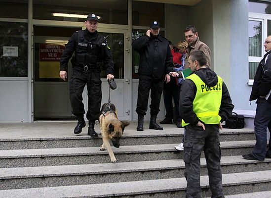 Z powodu "bomby" później poznamy wyniki wyborów?