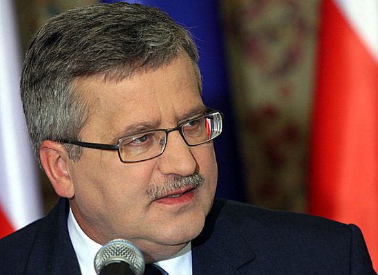 "Komorowski uległ naciskowi"