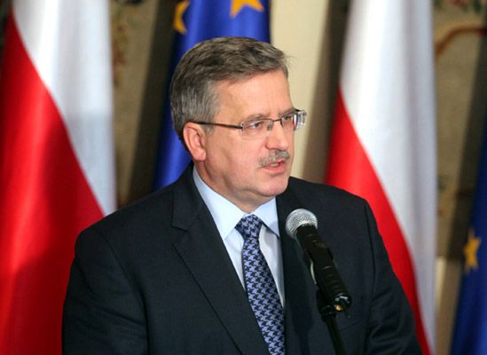 Komorowski ostro o kłótni w PE: brudy pierze się w domu