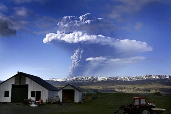 Zaczynają się problemy po wybuchu wulkanu na Islandii