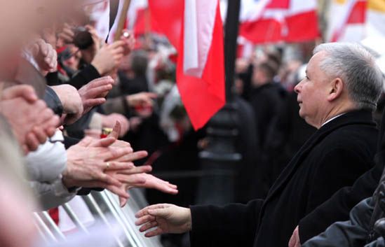 "Prezes PiS wychowuje w przekonaniu o swojej boskości"