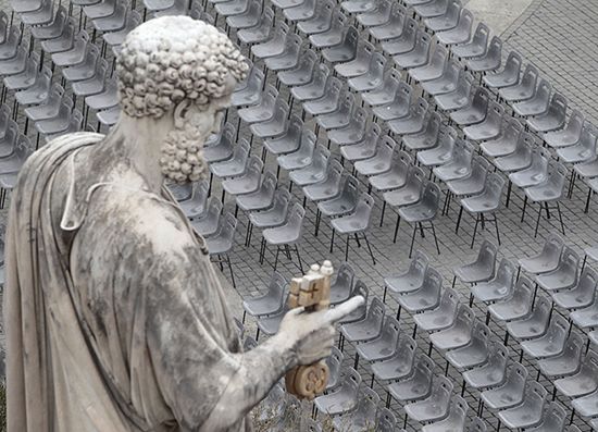 Tysiące pielgrzymów czeka na wejście na Plac św. Piotra