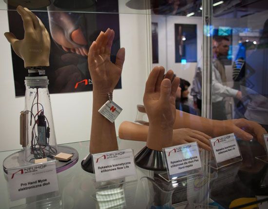 Polscy naukowcy stworzyli nowoczesną protezę ręki
