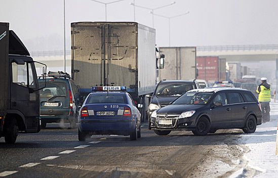 Gigantyczny karambol na A4 - 40 aut, 2 osoby nie żyją