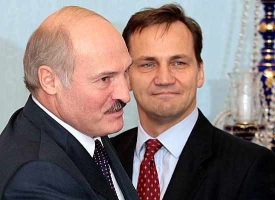 Sikorski z Komorowskim rozmawiali o Białorusi