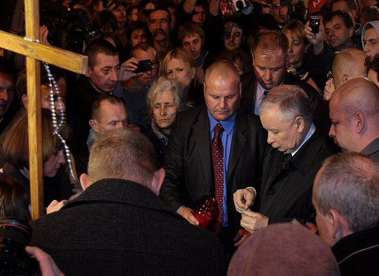 J. Kaczyński idzie na wojnę z lekarzem L. Kaczyńskiego