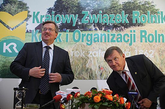 Komorowski dziękuje Kaczyńskiemu i... prosi go o pomoc