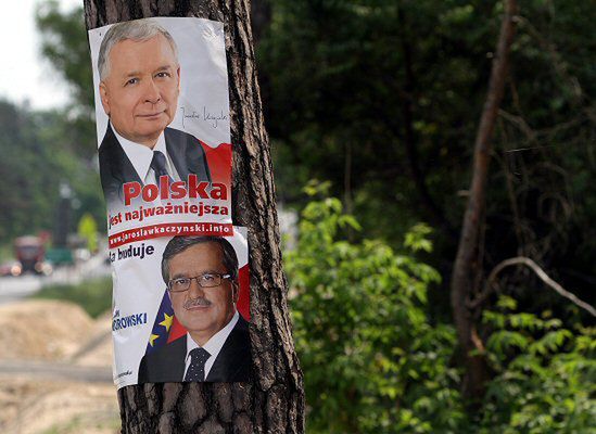 Policja bada plakaty z Bronisławem Komorowskim