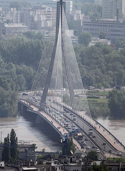 Stolica zamyka 120 szkół na terenach zagrożonych