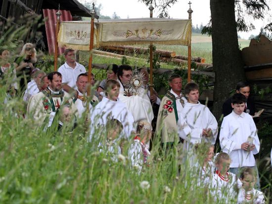 Jak wino zmieniło się w krew - cud Bożego Ciała