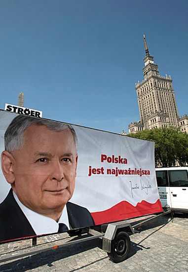 PO wzywa Jarosława Kaczyńskiego na "ubitą ziemię"