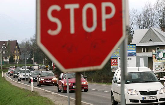 37 osób zginęło, 587 rannych - tragiczny bilans majówki