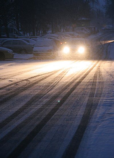 Przed nami zimna i śnieżna noc; niebezpiecznie na drogach
