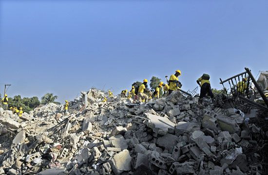 "Kraj pod gruzami nie może być przygnieciony długami"