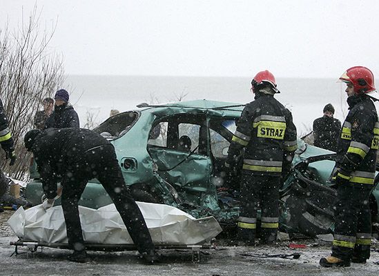 Wypadek karetki - 5 osób rannych, w tym pacjent