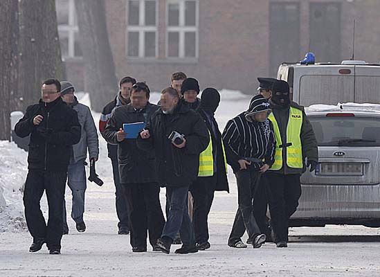 Premier nagrodzi policjantów, którzy odzyskali tablicę