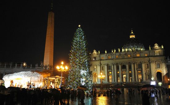 Szopka na Placu św. Piotra w Watykanie