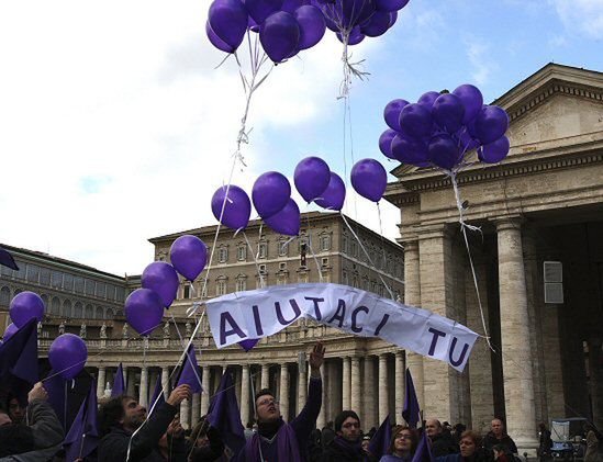 Protest przed pl. Świętego Piotra w Watykanie